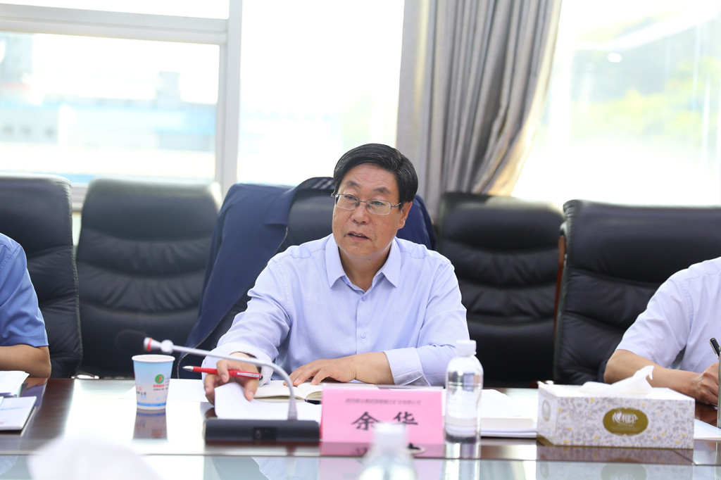 余华.JPG